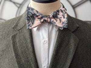 Pink Paisley Bow Tie