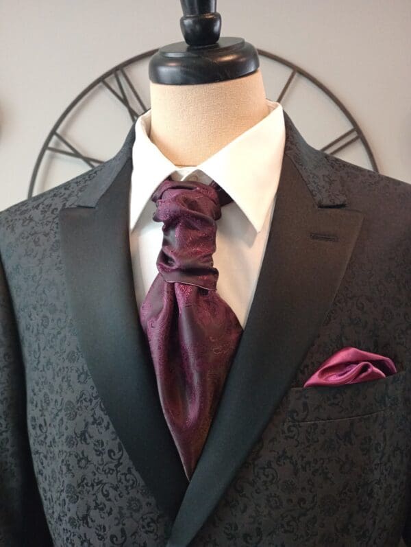 Plum Paisley Silk Cravat / Ascot